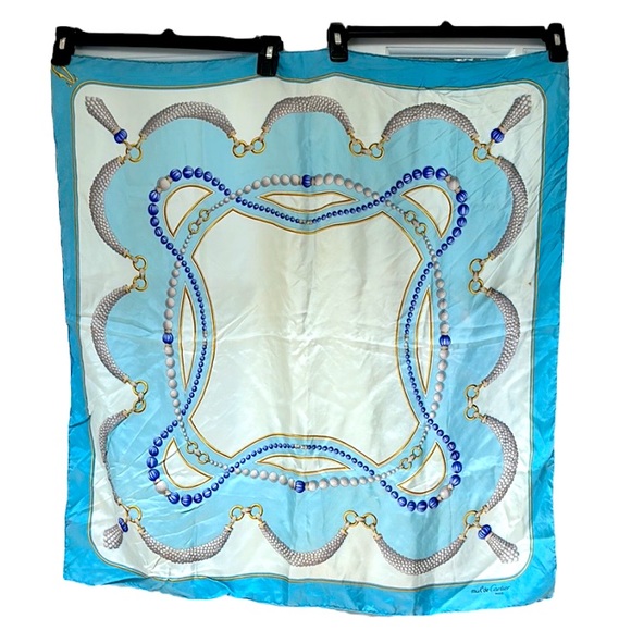 🎉HP🎉Vintage Cartier Scarf - Picture 1 of 8
